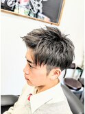 人気の爽やかアップバング2ブロックショートヘアー