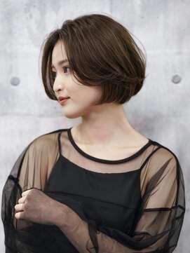 アイスバーグ(eyesburg) 20代30代40代/グラデーションボブ/センター分け/清澄