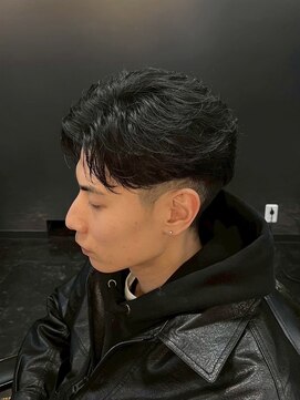 キングスマントーキョー 立川北口店(KINGSMAN TOKYO) アップバング / ツーブロック / スキンフェード 【立川】