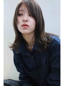 シアー前髪×ナチュラルレイヤーミディ