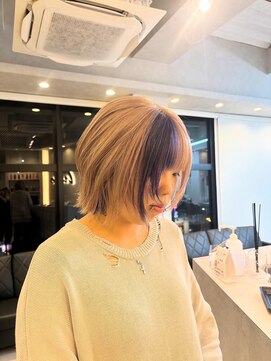 ソワン ドゥ ブレス 今里店(soin de brace) ベージュ×ブラックカラー