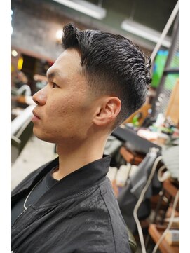 フォーコーナーズカットショップスリーセント 栄(FourCornersCutShop 3/cent) フェードショート