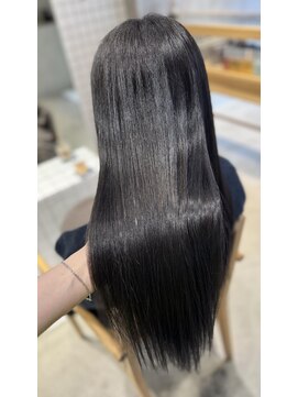 ニカイ(2F) 暗髪/透明感/グレー