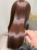 カーラ(Cara)&nbsp;光沢ブラウン × 白髪ぼかしカラー