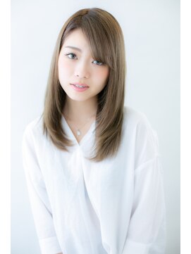 ユキオ(Yukio) ツヤ感サラ髪小顔レイヤー