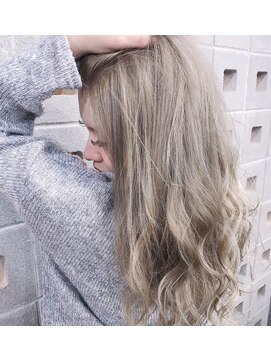 ロアークヘアー(LOARK HAIR) 【LOARK】ハイトーン♪アディクシーでグレージュシルバー☆