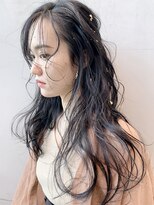 アイティーバイアルバム 藤沢店(IT by ALBUM) ロングヘアウェーブ_カーキグレージュフェザーバング_8377