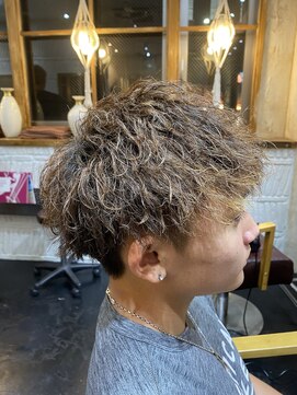 サロンリベルテ(salon Liberte) 前下がりマッシュ×ツイストスパイラル