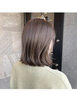 メゾン アヴァロ(Maison Avallo)&nbsp;お客様スナップ　外はねロブ/アッシュベージュ