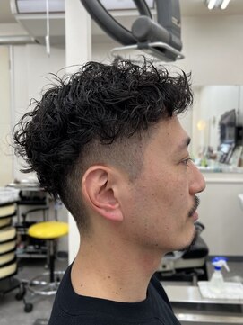 ヘアーサロンサトウ フェード&ニュアンスパーマスタイル 〈理容室〉