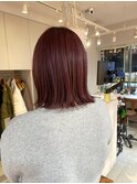 ボルドーピンク 切りっぱなしボブ 暖色系 ブリーチ