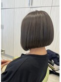 大人可愛いショート前下がり刈り上げボブナチュラルブラウン