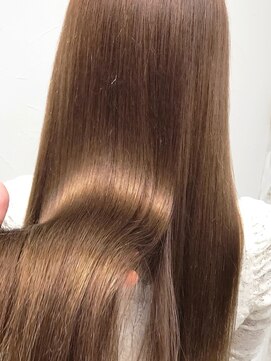 ハグ 横浜(HUG) 外国人風ミルクティーカラーはツヤ命☆トリートメントでモテ髪に