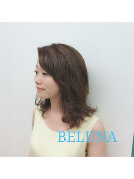 ベルナ(BELUNA) 魅せ髪☆外ハネセミロング