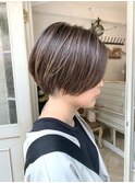 耳かけフォギーベージュ前下がりハンサムショート　梅ヶ丘美容室