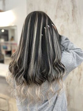 ラビス(Lovis) ミディアム/暗めカラー/デザインカラー/フェイスフレーミング