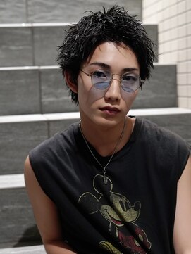 ライラ(Lyla) ネオスパイキーザックショート