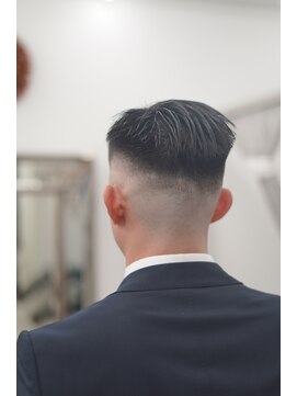 グランクラブ(GRANCLUB) カット　パーマ　フェード　シェービング　ヘッドスパ