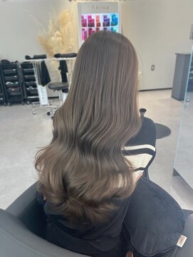 アルドーレフィエロ シンサイバシ(Ardore fiero shinsaibashi) ブリーチなし/レイヤーカット/アッシュベージュ【小山田繭】