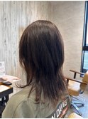 おしゃれ女子のウルフレイヤーカット＋毛先カラー/裾カラー