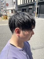 ノイセル 西本町(Noisyle) ブルーブラックフェザーパーマ刈り上げセンターパートy
