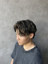 プラスイズム(PLUSISM)&nbsp;センターパート色気パーマ