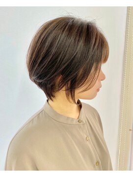 トニーアンドガイ 青山店(TONI & GUY) 大人丸みショート ベージュシアカラーショートヘア