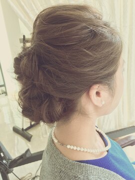 ロアールアオイ(LOAOL AOI) ゆるふわルーズアレンジ