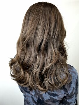 グランエクラ バイフルショウ(GRAND ECLAT by FURUSHO) 大人可愛い20代30代40代　大人リッチカール