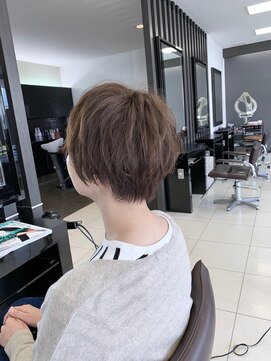 ベランダ ヘア 軽さたっぷりミニボブ