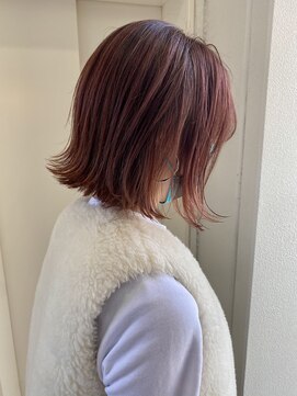 ヘアーデザイン シュシュ(hair design Chou Chou by Yone) ピンクカラー×切りっぱなしボブ