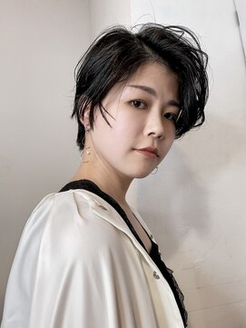 メイカ(MEIKA) ハンサムショート　パーマスタイル【アレンジ】