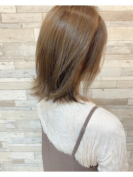 マーリャヘアー(mallia hair) くびれ外ハネミディアム