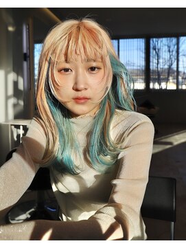 ケリーアン 太田(kelly.un) イヤリングカラー / ハイトーンカラー / くびれミディ / 群馬