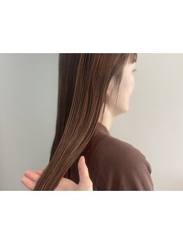 居心地の良さが魅力のプライベートサロン*人気の髪質改善トリートメントでシルクのような手触りに―。