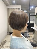 前下がりボブ　ハイライトグレージュ