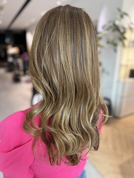 ステア ケース(stair case) 白髪があっても明るめなカラーがしたい！　顔まわり白髪対策