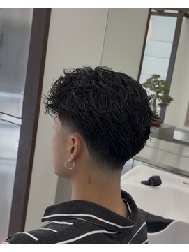 トウキョウ クラシック バーバー タウン(TOKYO CLASSIC BARBER TOWN) テーパーフェード