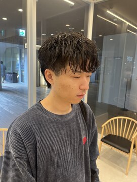 エクリジユウガオカ(equri Jiyugaoka) 【自由が丘】メンズパーマ