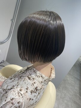 レヴリー(reverie) ツヤ髪ショートボブ×グレージュ 心斎橋