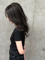 ライン(LYNE)&nbsp;透明感ダークグレージュ/ハイライト/レイヤーカット