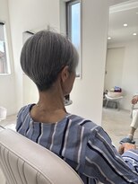 コーセイ(CO-SEI)&nbsp;【骨格補正】美シルエットなグレーヘアショートマッシュ