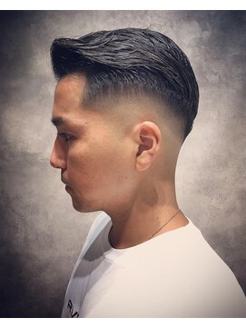 フォーコーナーズ(Four Corners) 【barberstyle】スキンフェード