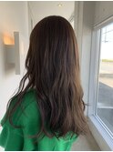 オリーブベージュ