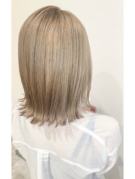 アヴァンス アリオ鳳店(AVANCE) ダブルカラー×ミルクティーベージュ×ホワイトベージュ×ボブ