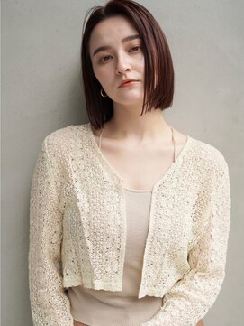 イリ(iri) 〈iri〉ボブ/顎下ライン/レッドブラウン