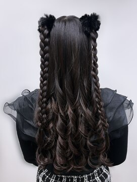 アールエーサロンモノクロ 秋葉原(RA SALON モノクロ) 三つ編みハーフツイン