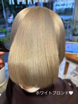 アース 武蔵境店(HAIR & MAKE EARTH) シルクのようなツヤ。まとう光が外国人風に。