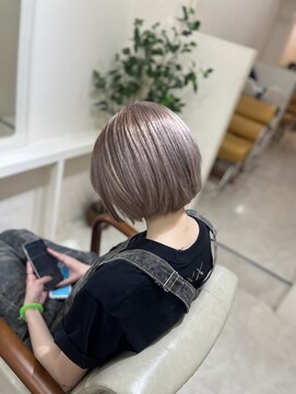 カリーナ(CARINA) ホワイトベージュ／ムラ修正