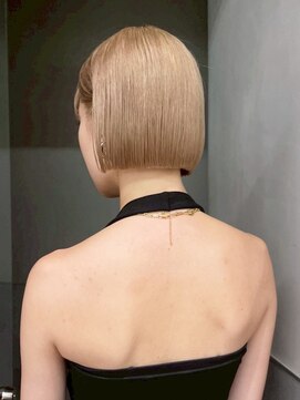 ボブハイトーン韓国ヘアくびれミディミディアム_ba564722